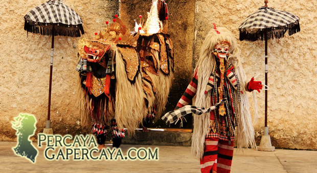 Mengupas Asal-Usul Ratu Setan Rangda dari Bali